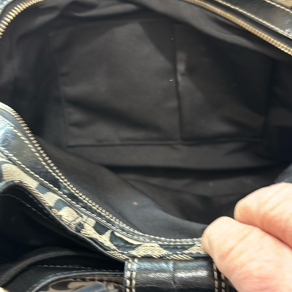 Vintage Coach bag  3 compartments.   Measured 10”h x 14”w x4”d - Picture 6 of 9